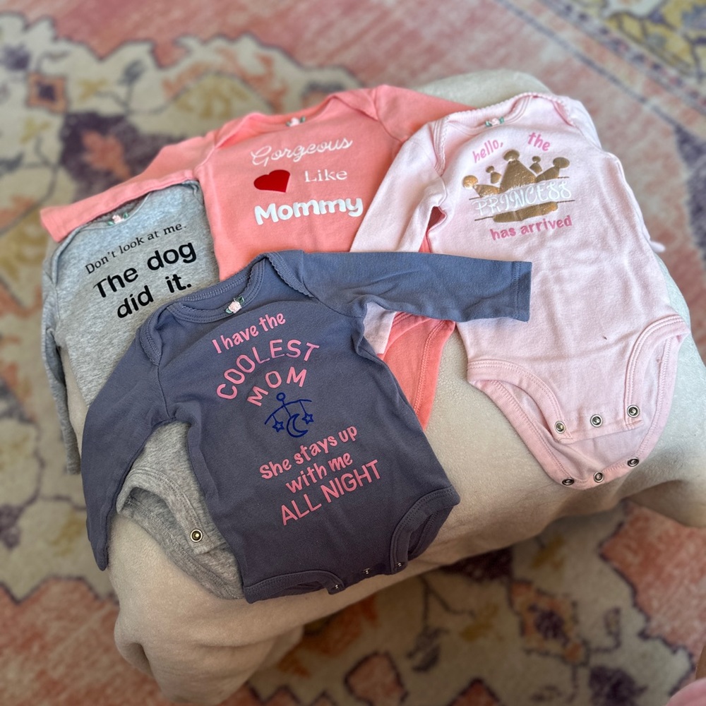 Carters Long sleeve onesies set of 4 (0-3 months).